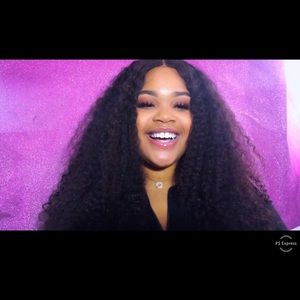 Meet your Posher, Roniqua